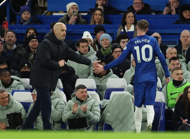 蓝军球迷狂嘘马雷斯卡换下帕尔默：你根本不知道自己在做什么