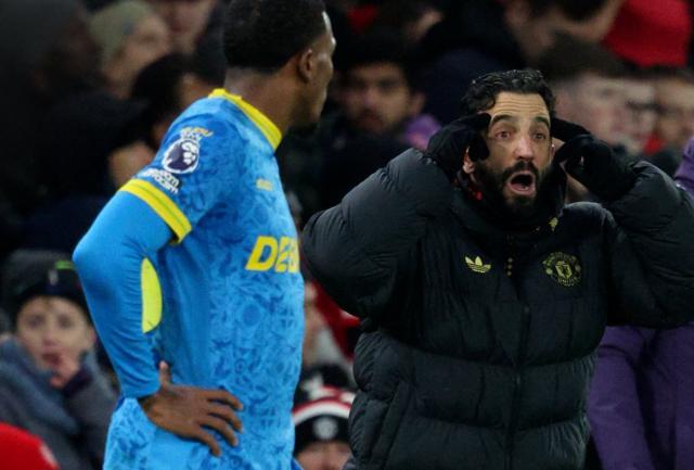 【英超】齐尔克泽破荒又送礼，曼联尬平副班长狼队