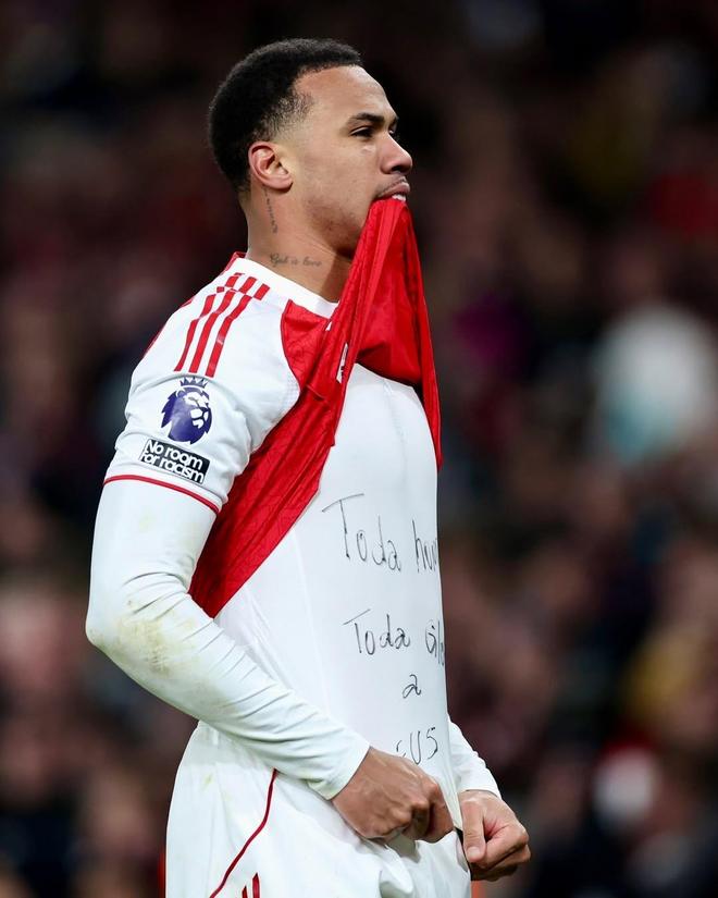 加布里埃尔赛后晒照庆祝：荣耀与颂赞全归于上帝