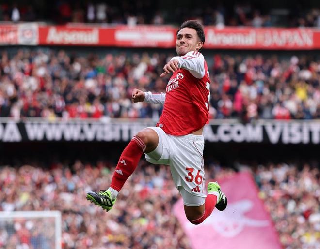 四项数据封神！阿森纳横扫维拉，2025英超第一，2026只跟曼城死磕