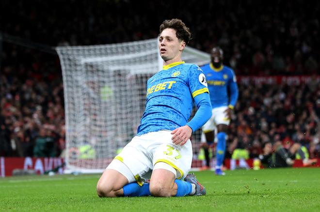 客场逼平曼联止颓,狼队终结各项赛事12连败 客场逼平曼联止颓,狼队终结各项赛事12连败