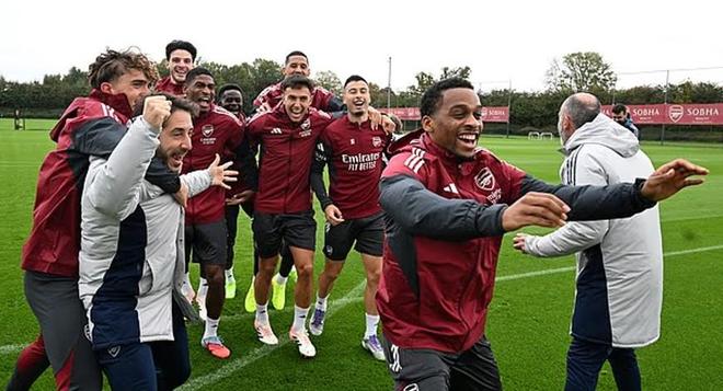 邮报：阿森纳目前关键在于保持阵容健康，冬窗不进不出