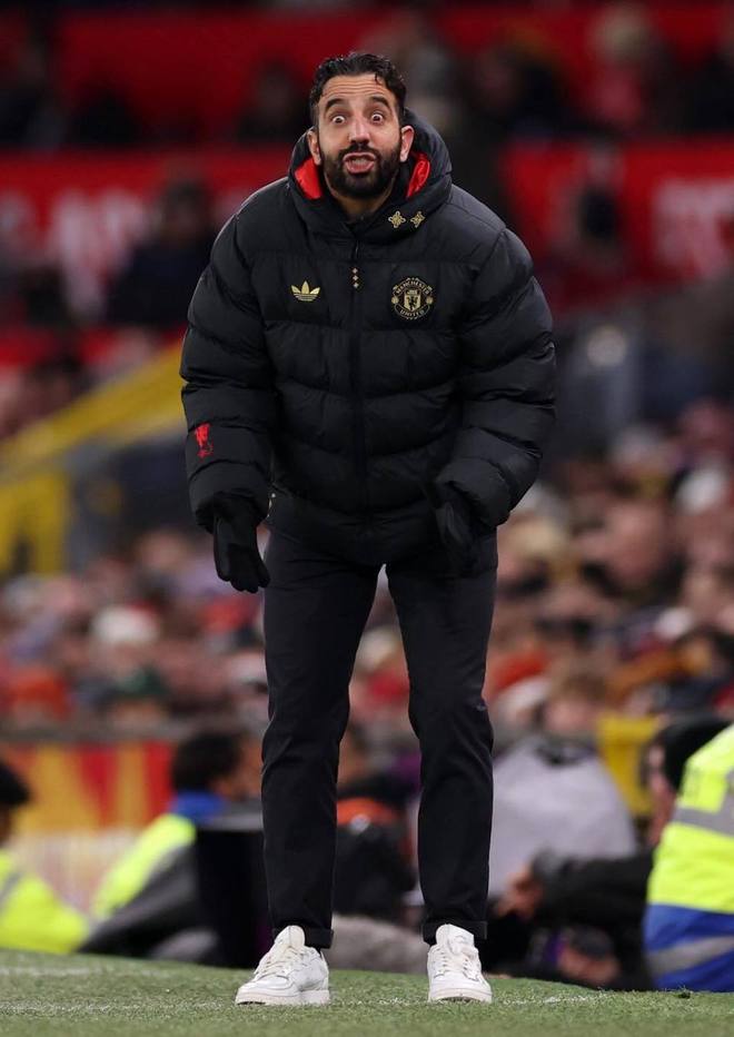 随着阿森纳4-1维拉+曼联1-1爆冷！英超最新积分榜：切尔西掉队