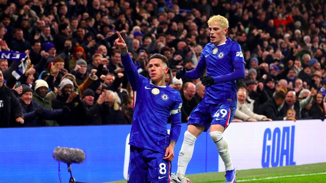 英超之夜：阿森纳4-1维拉 曼联1-1助狼队终结12连败 切尔西7轮1胜