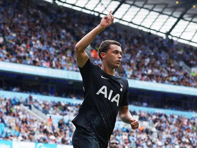 罗马诺：布伦南-约翰逊将做出选择，水晶宫面临伯恩茅斯竞争