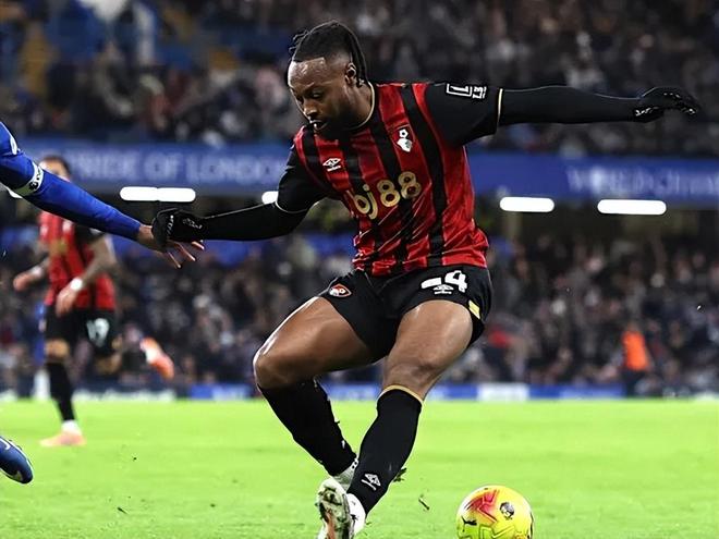 伊劳拉否认塞门约转会曼城，坚称还会继续为伯恩茅斯出战