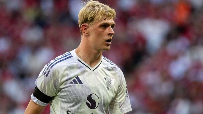 官方：曼联从西布朗召回21岁中场科利尔，他目前正在养伤