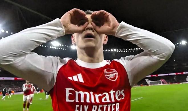 随着阿森纳4-1,曼联1-1，切尔西2-2,积分榜:曼城落后5分 太激烈