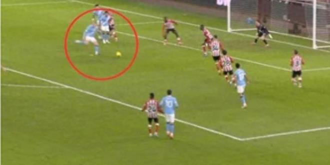 哈兰德罕见“吐饼”，曼城错失良机被阿森纳拉开4分