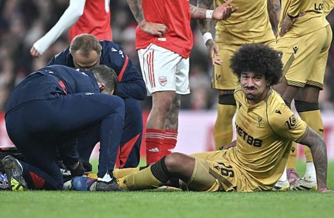 格拉斯纳：克里斯-理查兹的脚目前只要穿上鞋，伤口就会出血