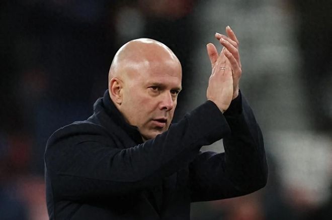 0-0!斯洛特换人引众怒，利物浦球迷大失所望