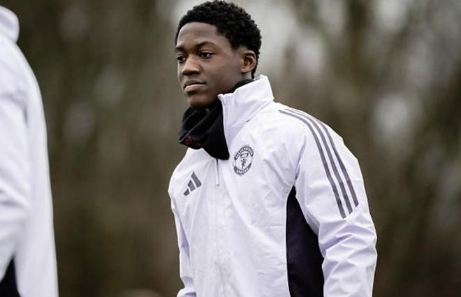 跟队：梅努可能在本月推动外租；曼联内部对谢什科很有信心