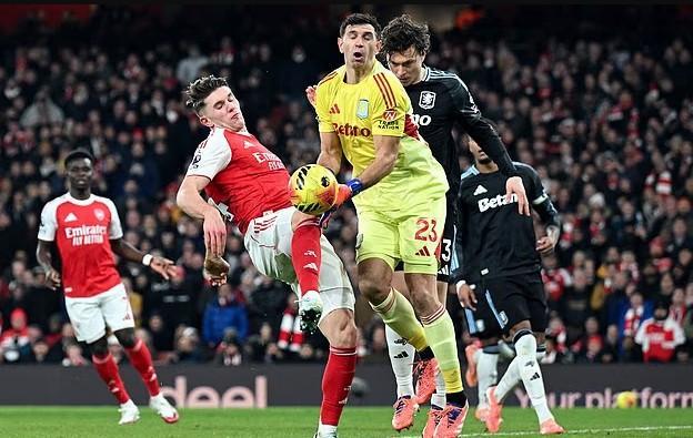 埃梅里：裁判对推搡或阻挡门将判罚宽松，我们要适应这种变化