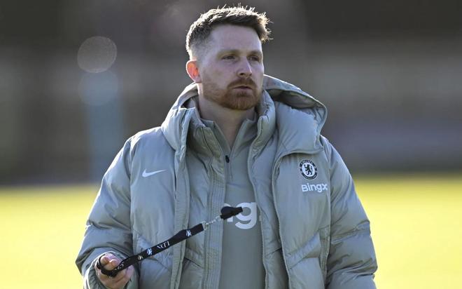 麦克法兰在前往温莎灯光秀的途中被切尔西召唤，归队参加发布会