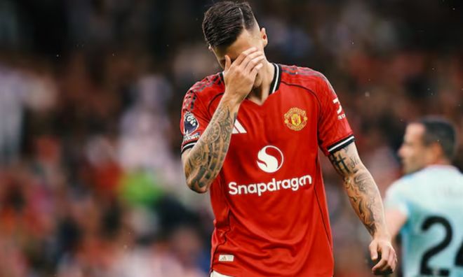 又打水漂！曼联8000万欧元锋霸表现惨不忍睹，还能自我救赎吗？