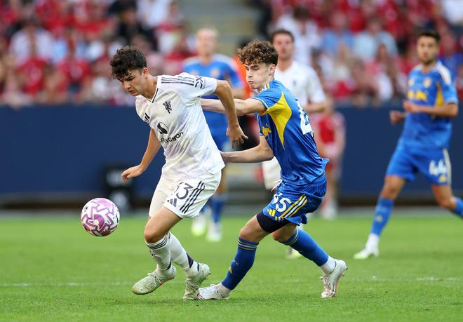 曼联联赛对阵利兹联已9场不败，上次输球还是2002年