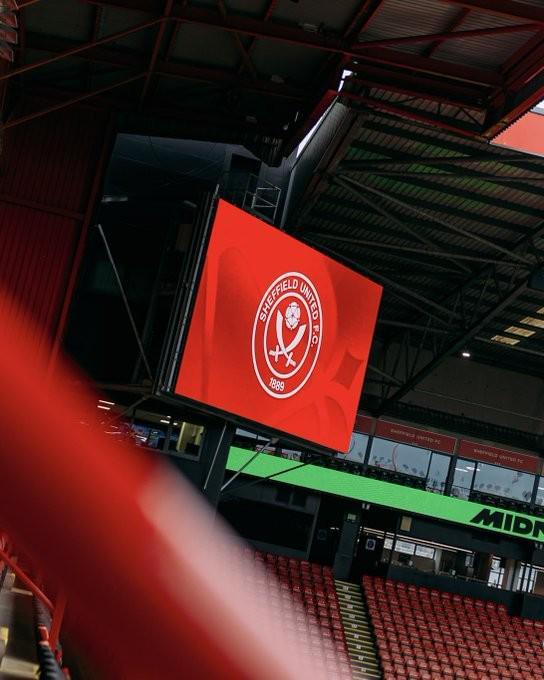 因场地结冰，今晚谢菲联vs牛津联的比赛将被迫推迟