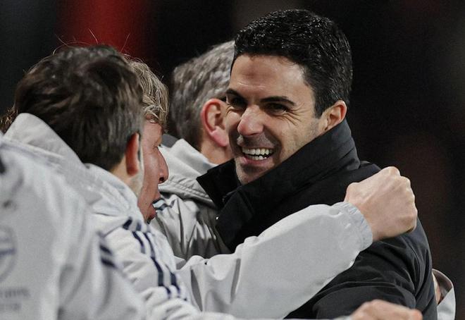 塔帅：赖斯过去几天身体状况不太好，但一再努力让自己可出战