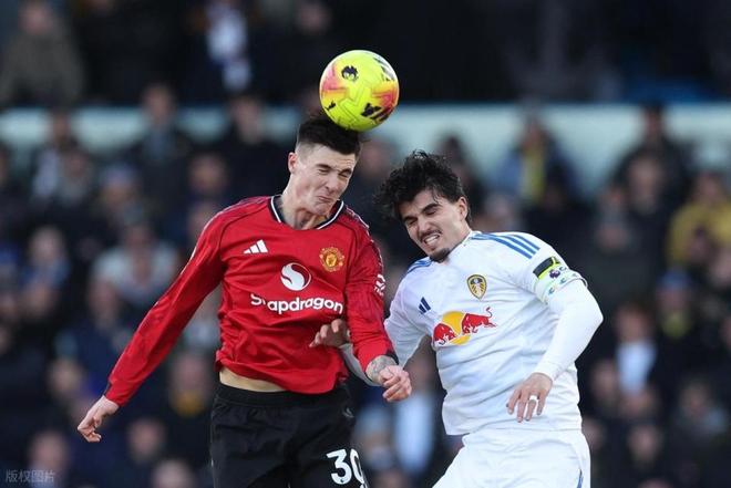 不如霍伊伦？8500万水货气笑曼联！2次离谱吐饼+获6.1分 3个月0球