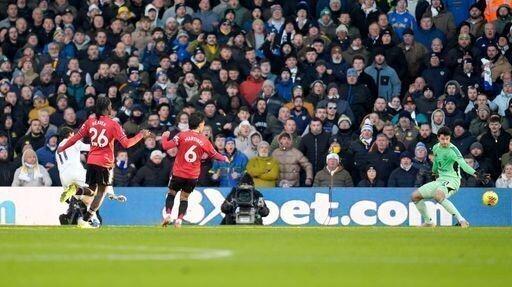 曼联闪电扳平！只用174秒，库尼亚铲射建功，阿莫林神换人