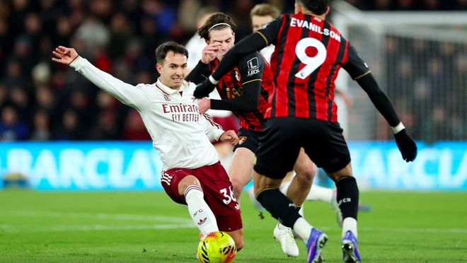 3-2！中卫送大礼后自我救赎 铁腰梅开二度 12.9亿豪门强势5连胜