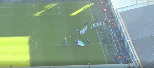 半场：曼联0-0利兹联，库尼亚精彩进球无效，勒温头球中框