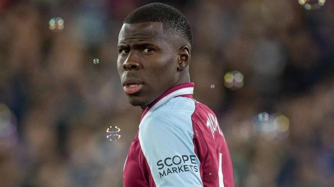 外媒:祖马已经与克卢日解约,加盟半个赛季仅出场4次 外媒:祖马已经与克卢日解约,加盟半个赛季仅出场4次