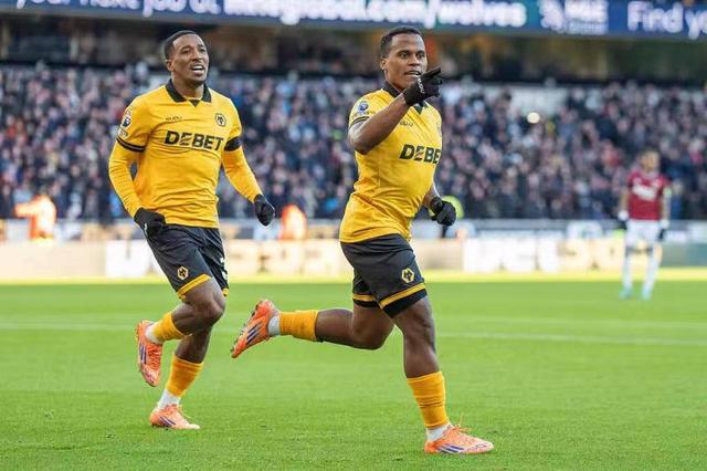 话题｜踢到20轮才取首胜 狼队若能保级绝对是奇迹