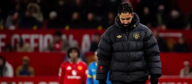 曼联官宣！阿莫林下课，63场仅25胜，炮轰俱乐部成导火索