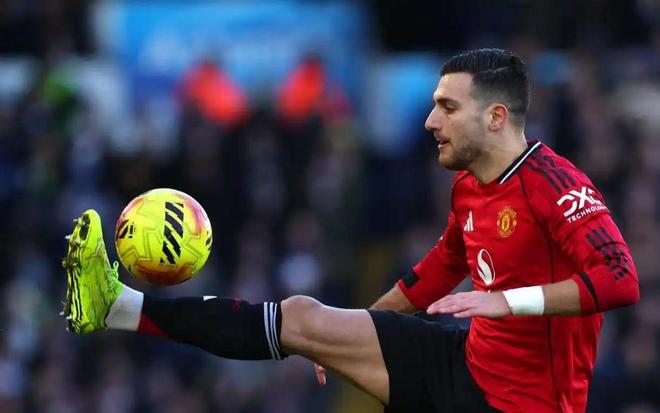 曼联1-1利兹联，赛季第7场平局，伤病不是借口，麻木才是问题