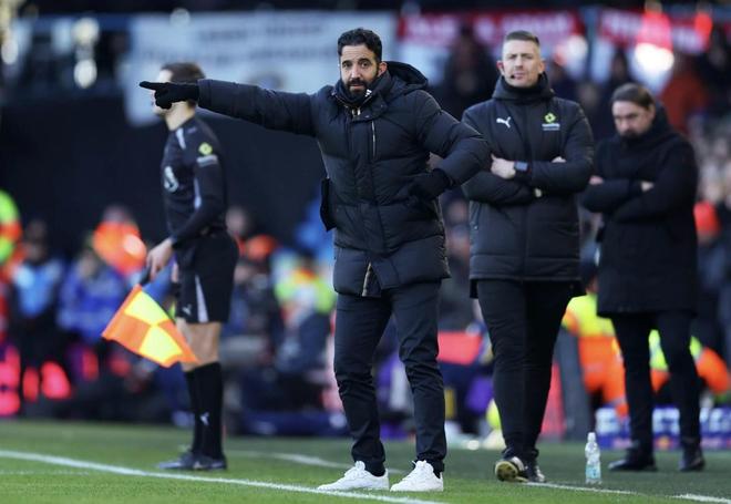 TA：解雇阿莫林的决定是曼联高层在格雷泽家族的配合下做出的