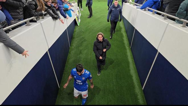 弗兰克在赛后走向球员通道，热刺球迷响起漫天嘘声