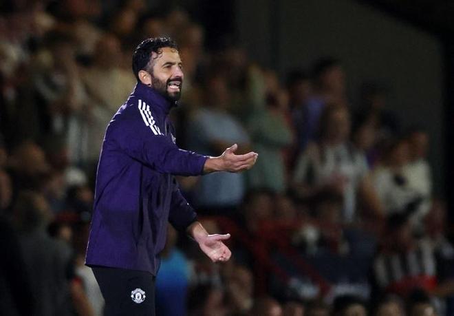 帅位告急？40岁阿莫林与曼联高层激烈冲突！下通牒：不支持就炒我