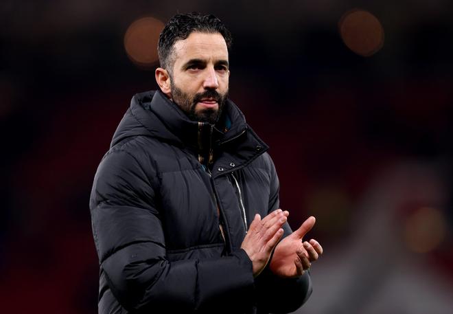 邮报：阿莫林执教后期在曼联更衣室被孤立，B费是其主要盟友