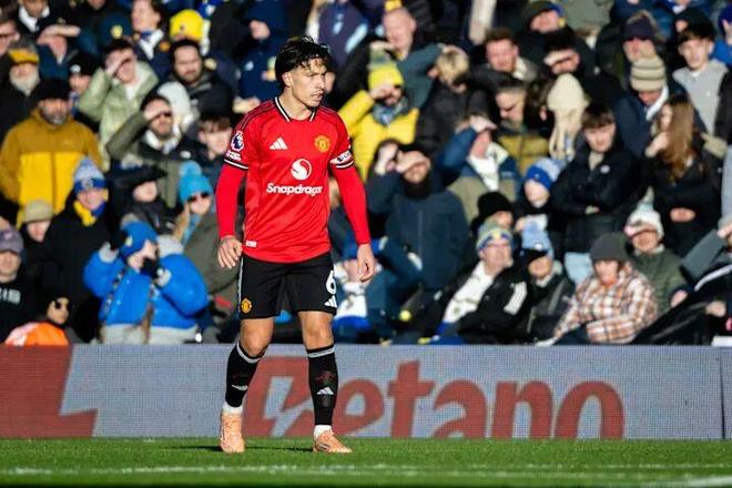 尽力局！曼联队长全场8次解围 他首发出场红魔没输过