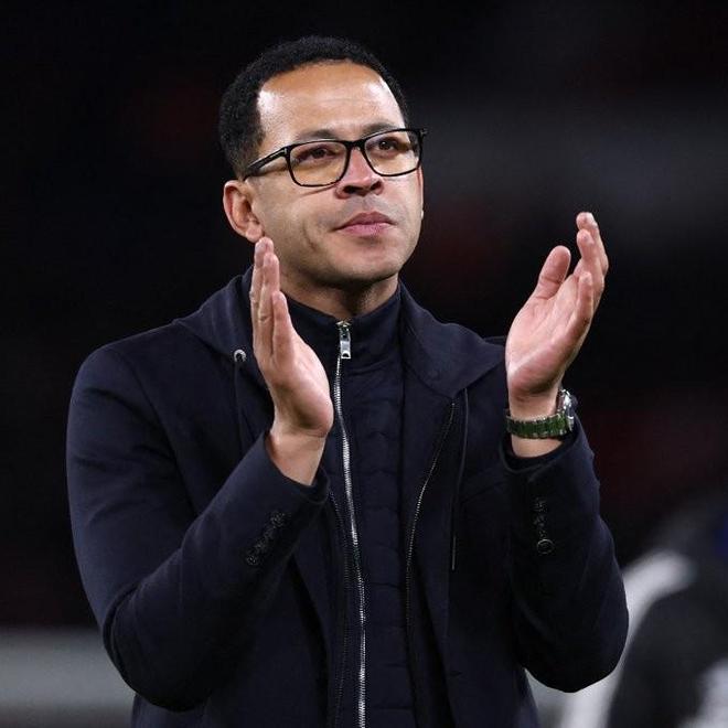 罗塞尼尔执教斯特拉斯堡战绩：32胜14平17负，欧协联头名出线