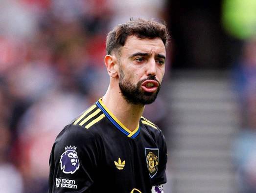 记者：B费已恢复场地训练争取出战，他一直恳求教练让他上场