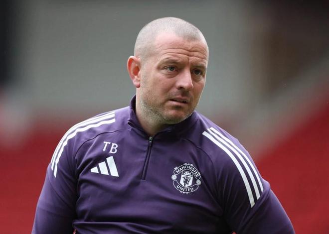 天空体育：曼联U21主帅宾尼恩将加入弗莱彻的教练组