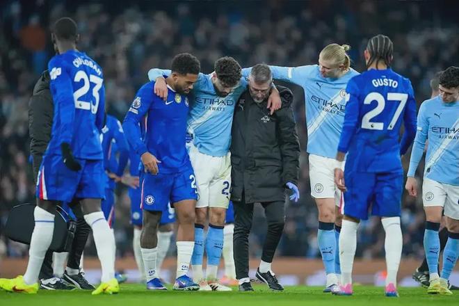 曼城遭重创！格瓦迪奥尔右腿胫骨骨折 预计赛季报销