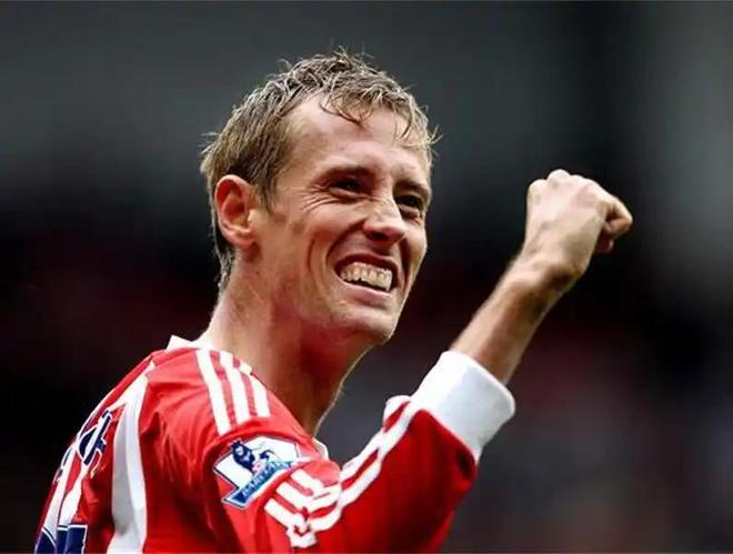 克劳奇觉得维尔茨可以喘口气了，斯洛特还要稳固中场的屏障