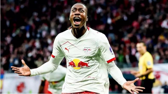 TA：热刺&曼联等队关注扬-迪奥曼德，但他冬窗转会可能性很小