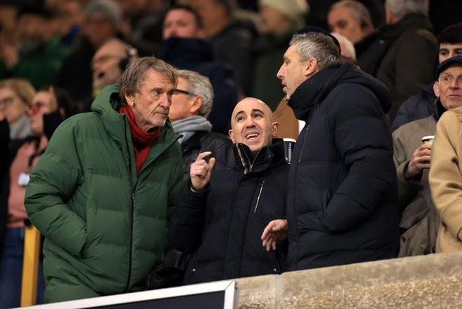 镜报：曼联高层就任命新帅存分歧，未确定是现在还是等到夏季