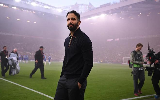 卡拉格：滕哈格下课时曼联够差了，阿莫林的战绩更是堪称耻辱