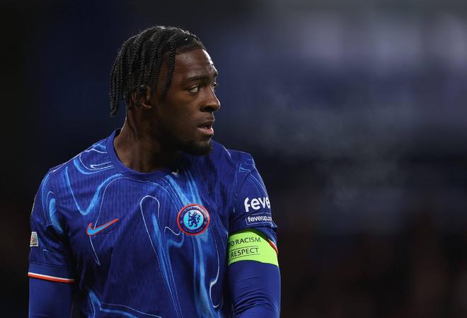 TA：预计切尔西本月不会太忙碌，他们将在夏窗重点关注中场