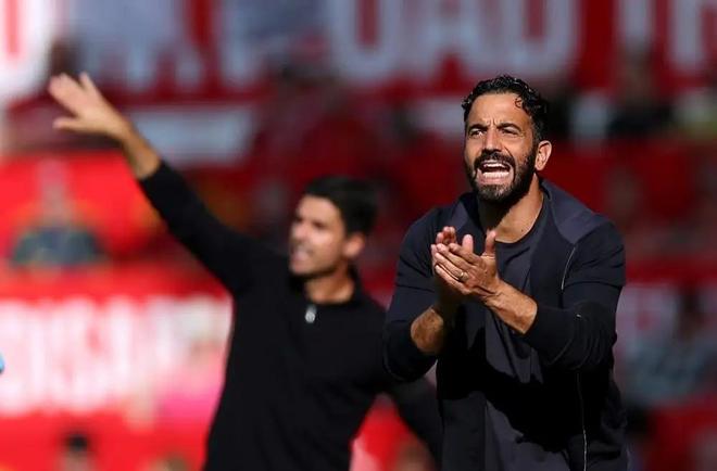 TA：阿莫林对3-4-3的执念，从一开始就注定了他在曼联的失败