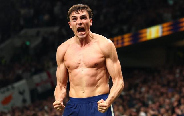 记者：帕利尼亚在热刺的长期前景不明朗，留下的可能比预期小