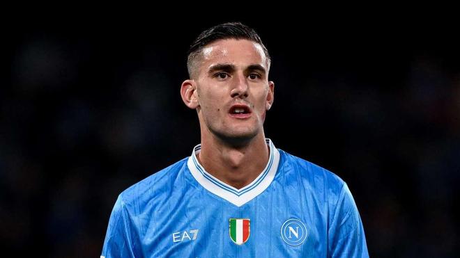 意天空：不止本菲卡，诺丁汉森林也询问了洛伦佐-卢卡的情况