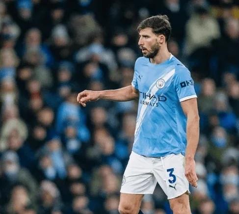 缺阵4-6周！曼城后防核心腿筋受伤高挂免战牌 买水晶宫队长成刚需