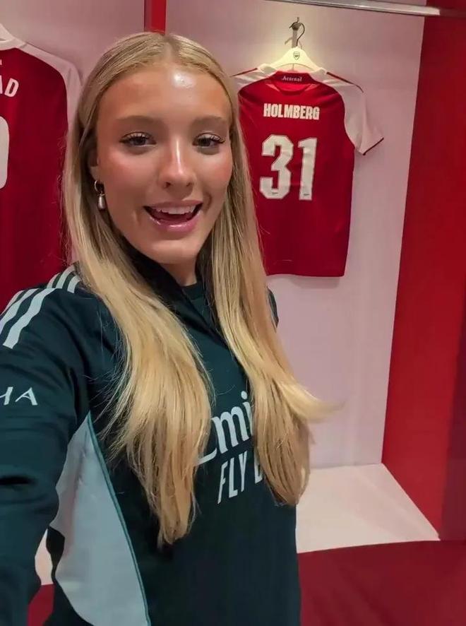 阿森纳女足新援因外表出众引来低俗评论，俱乐部关闭评论区
