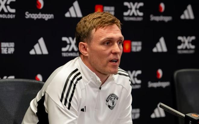 弗莱彻：上任之前我和爵爷聊过；不能指望旧将们嘴下留情